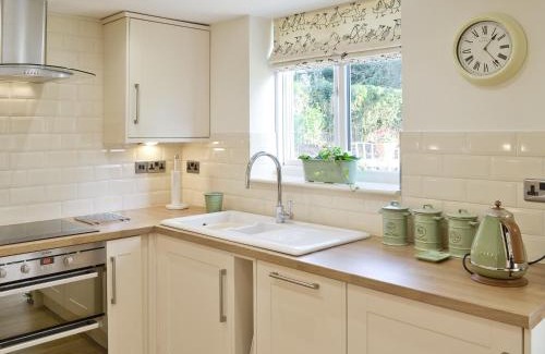 Holywell House | Donadea Cottage