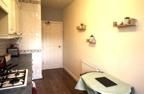 Doncaster Apartment | Doncaster Town Centre - 2 Beds - Plus a Sofa Bed - Lift Access - Very Quiet