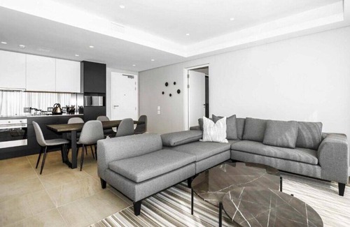 Greater Johannesburg Metropolitan Area Apartment | DonnaMae’s Flat