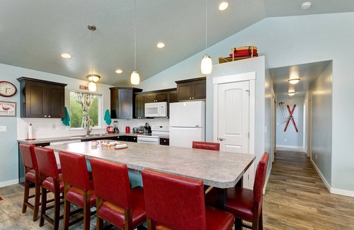 Tamarack Resort House | Donnelly Lake House with Beautiful Beach Access Near Tamarack Resort
