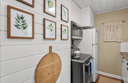 Donner Lake Woods Cottage | Donner Lake Cottage | Cozy Pet Friendly Cottage