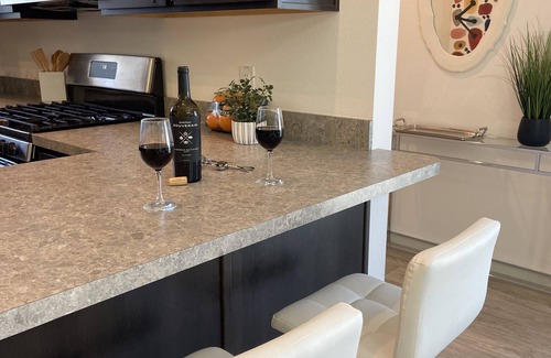 Wildwood House | Don’t miss! Fun 1bed villa with golf cart and lanai. Bring your puppy.