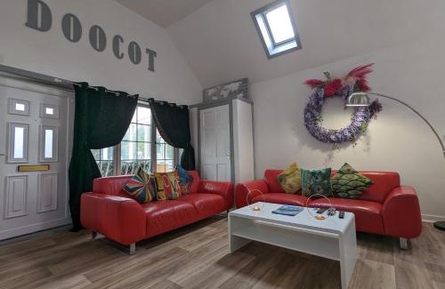 Bonnybridge House | Doocot At Bonnyside House - New Hot Tub Aug 2025