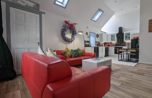 Bonnybridge House | Doocot At Bonnyside House - New Hot Tub Aug 2025