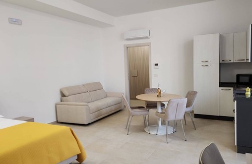 Trani Apartment | Door 29 - Int. 08 Apartment