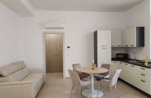 Trani Apartment | Door 29 - Int. 08 Apartment