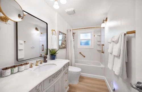 Bitter Lake House | Dopamine Design 3BR 2025 Remodel & Kids Zone