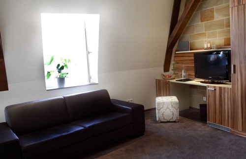 Bad Bergzabern House | Doppelzimmer, Dusche Oder Bad, WC - Schlosshotel Bergzaberner Hof