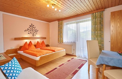 Filzmoos Apartment | Doppelzimmer mit Dusche, WC - Haus Gappmaier