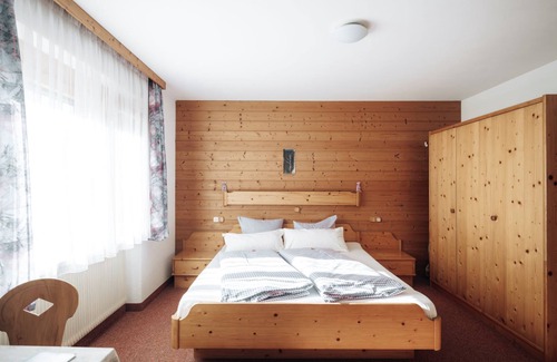Mellau Bed & Breakfast | Doppelzimmer Nr. 1 - Gästehaus Puchmayr Manuela