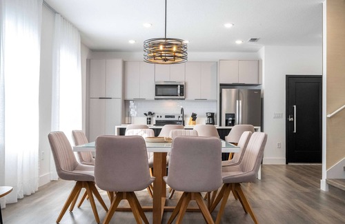West Kissimmee House | Doppio Westside 64 - Four Bedroom House, Sleeps 10