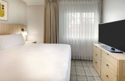 Doral Hotel | Doral Getaway | Pool, Gym, Pet Friendly, Shuttle, Free Parking