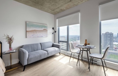 Downtown Montreal Apartment | Dorchester Horizon Studio