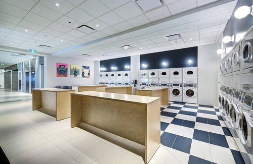 Downtown Montreal Apartment | Dorchester Luxe Studio in Downtown Montreal