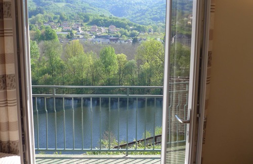 Beaulieu-sur-Dordogne Apartment | Dordogne Panorama “Magnifique”, Heated Pool.