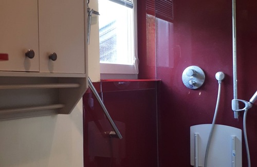 Baumkirchen Apartment | Dorfidylle Nahe Innsbruck, Ganze Etage, Ruhelage, mit Terrasse und Garten