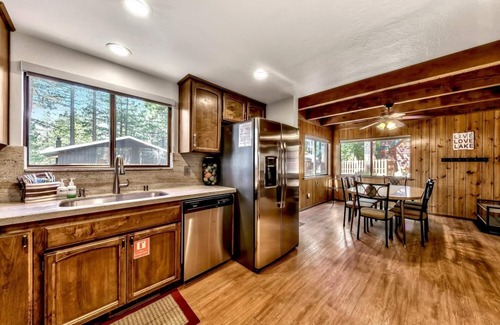 Montgomery Estates House | Doris's Place - Family Fun, Air Hockey Table, Close to Trails