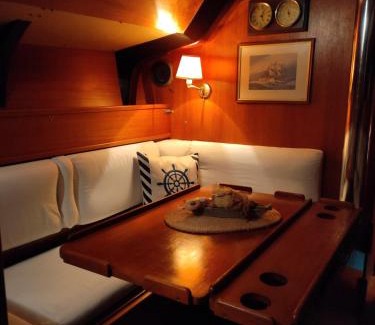 Maratea Boat Rental | Dormire in Barca a Vela