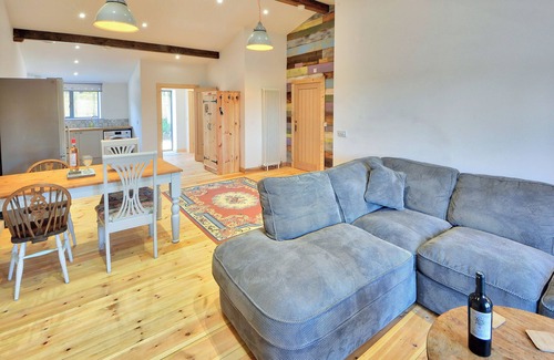 Ningwood Cottage | Dornfelder - UKC3209