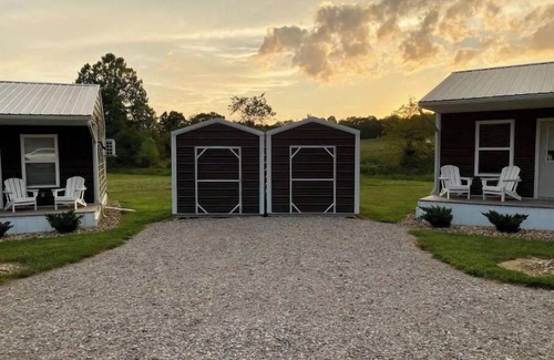 Carbon Hill House | Dorothy-Cozy tiny home 7 mile from Ohio University