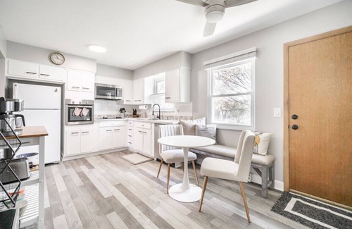 Columbus House | Dorothy Den - Boho Home w/Garage