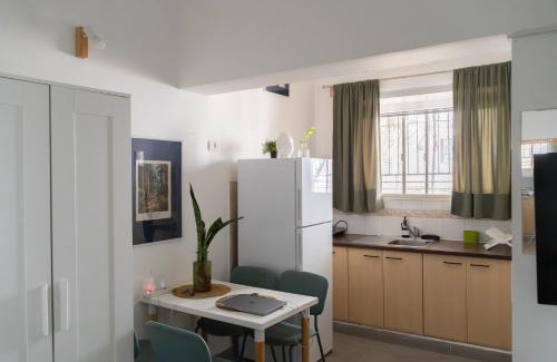 Old North Apartment | Dotan's Place By The Beach!