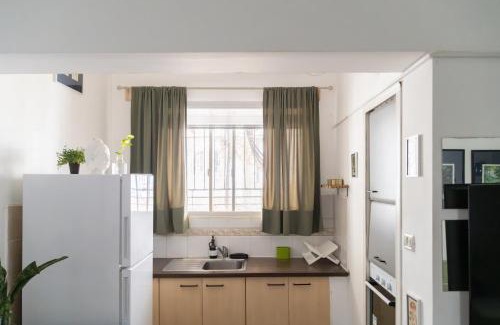 Old North Apartment | Dotan's Place By The Beach!