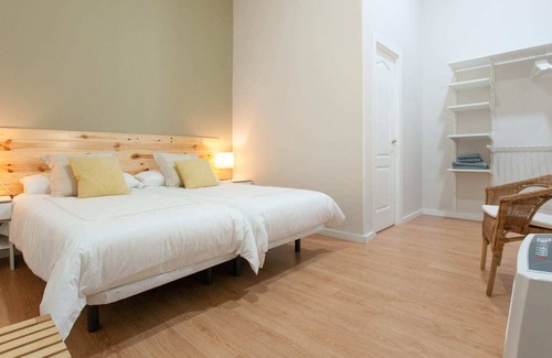 Vegueta House | Double room with private bathroom (No window)