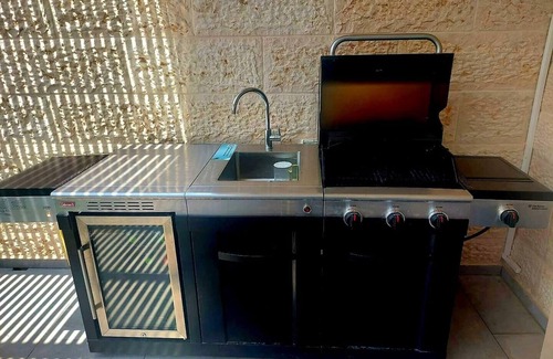 Beit Shemesh Apartment | Double aqua suite with a heated private pool