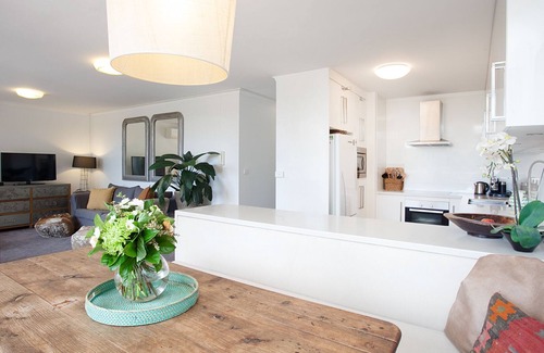 Double Bay Apartment | Double Bay three-bedroom apartment with pool
