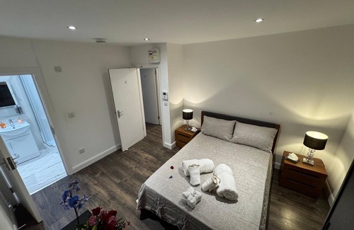 Cantelowes Apartment | Double Bed En-Suite Room with Shared Kitchen, 20 min to King Cross Station Room4