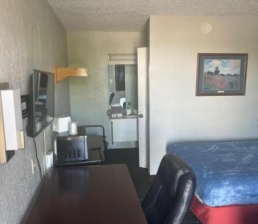 Amarillo Apartment | Double Bed Hotel Room 327