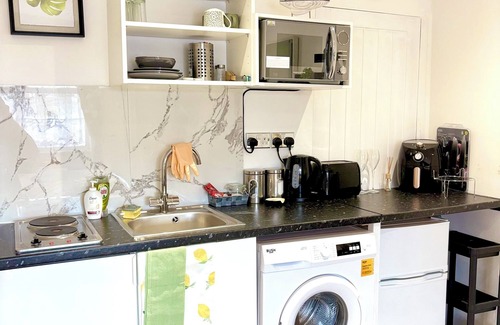 Tea Green House | Double Bed Studio Near Luton Airport