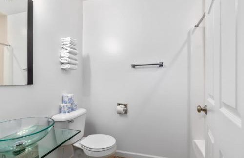 Lake City Hotel | Double Bed Suite with Full Kitchen