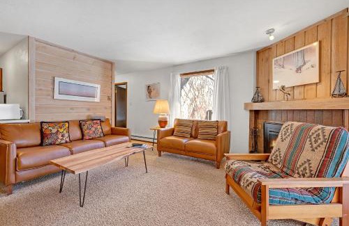 Four O'Clock Apartment | Double Eagle A12 by Ski Country Resorts
