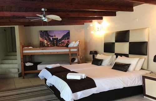 Greater Johannesburg Metropolitan Area House | Double Family Suite [Villa MikaMora]