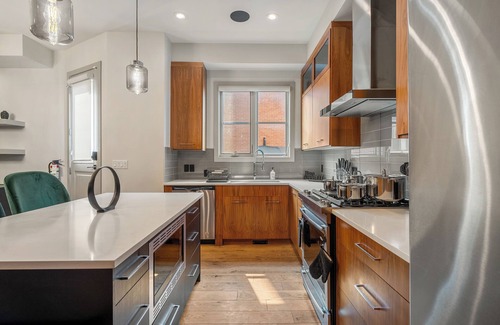 Kensington House | *Double Kings* In Calgary's Finest|Downtown Living
