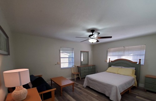 Melbourne House | Double Master suite, 4 br 3ba home ready for your family and friends!
