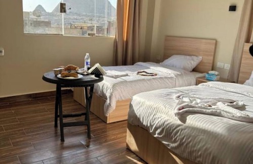 Giza Governorate Apartment | Double or Twin Room with Mountain View