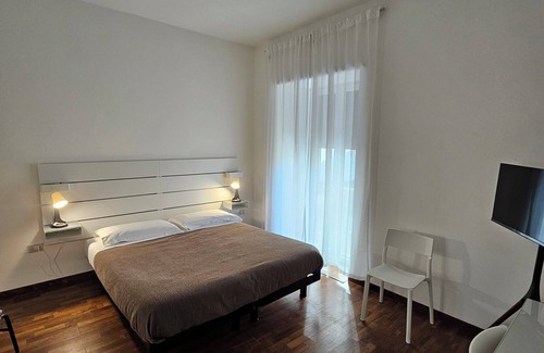Potenza House | Double or Twin - Private Outdoor Bathroom and Private Parking in Loco