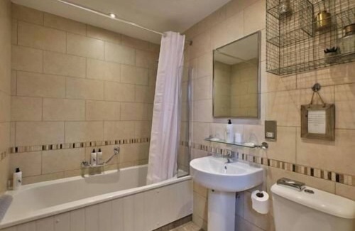 London Borough of Bromley Apartment | Double Or Twin Room Near Cockpit Chislehurst LON