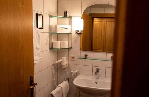 Pertisau Cottage | Double room - Golfvilla
