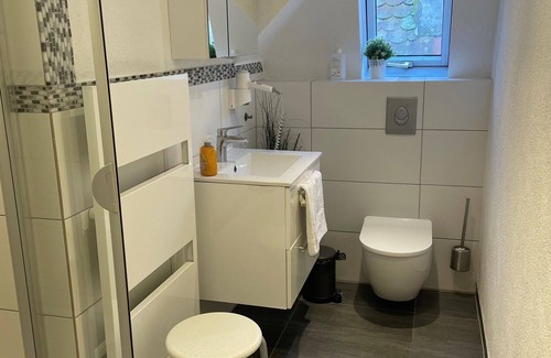 Marburg Apartment | Double room 6 with bathroom in the hallway - Gartenlaube Marburg