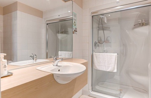 Vieux-Quebec-Cap-Blanc-colline Parlementaire Hotel | Double Room #7 Summar