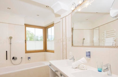 Muhlthal House | Double room comfort half board - Hotel Silberberger