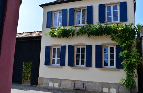 Weisenheim am Sand House | Double room-FACHWERK-Ensuite with Shower-Terrace