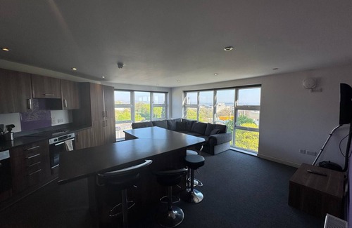 Plymouth Apartment | Double Room @ Derriford Stays by Pureserviced