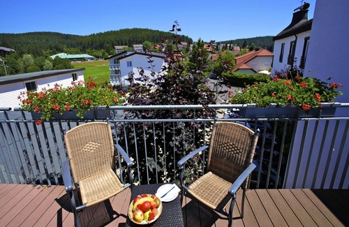 Schluchsee Apartment | Double room east with shower/WC and balcony