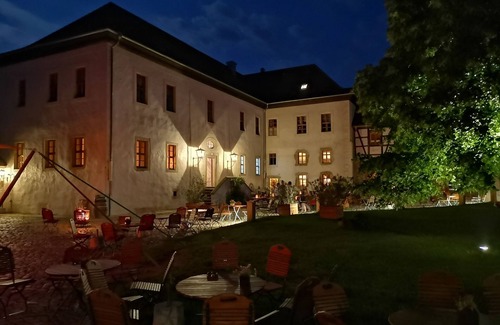 Oppurg Apartment | Double Room for 2 Guests with 15m² in Oppurg (96218)