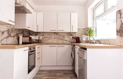 Newton-le-Willows House | Double Room + Access to Living Area and Bathroom